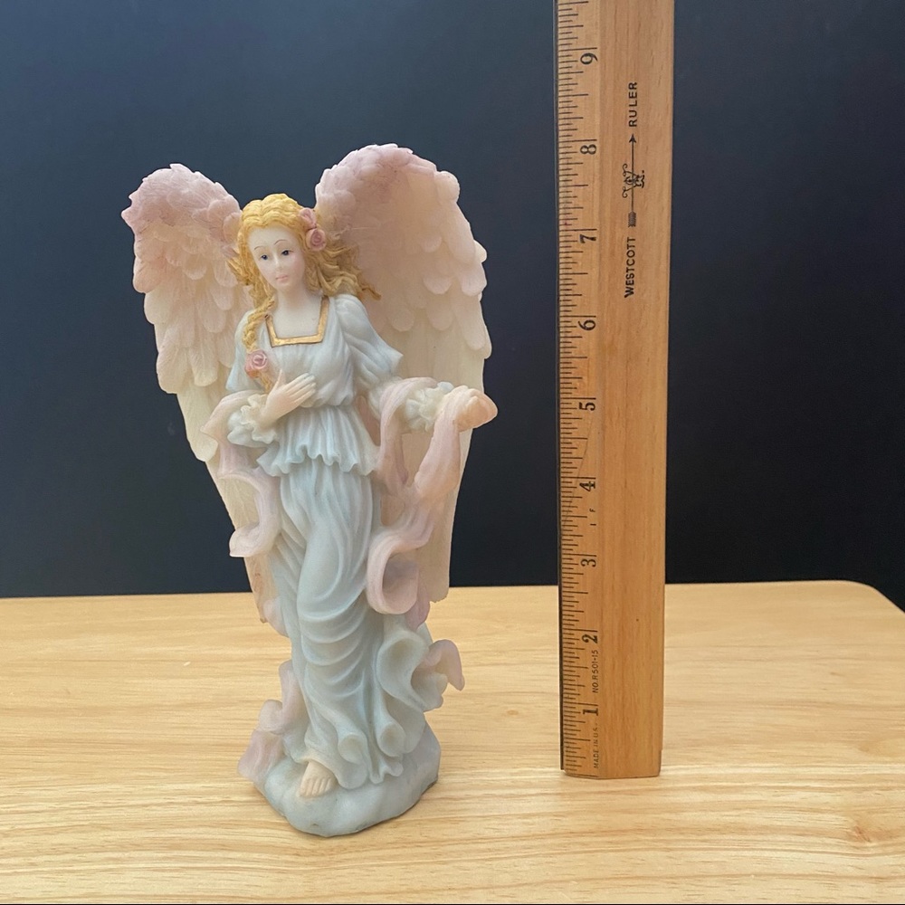 Angel Statue - Picture 5 of 5